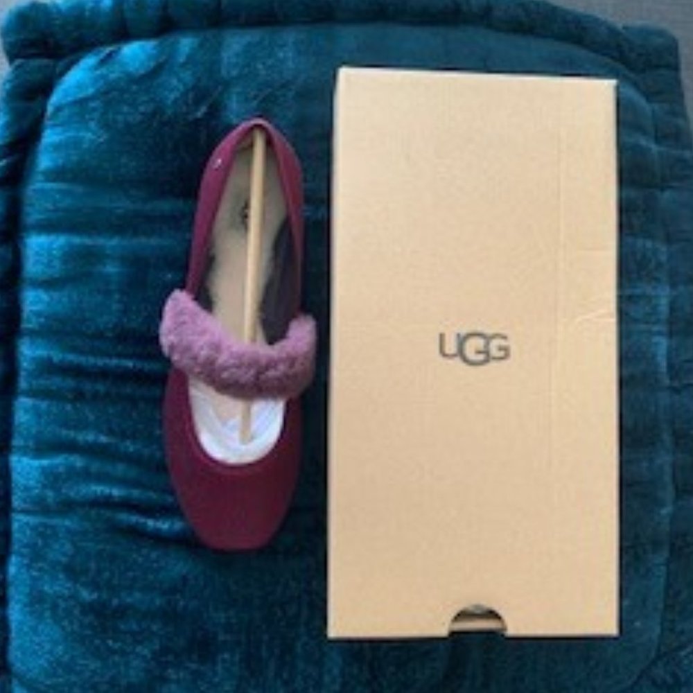 UGG Fluff Flat